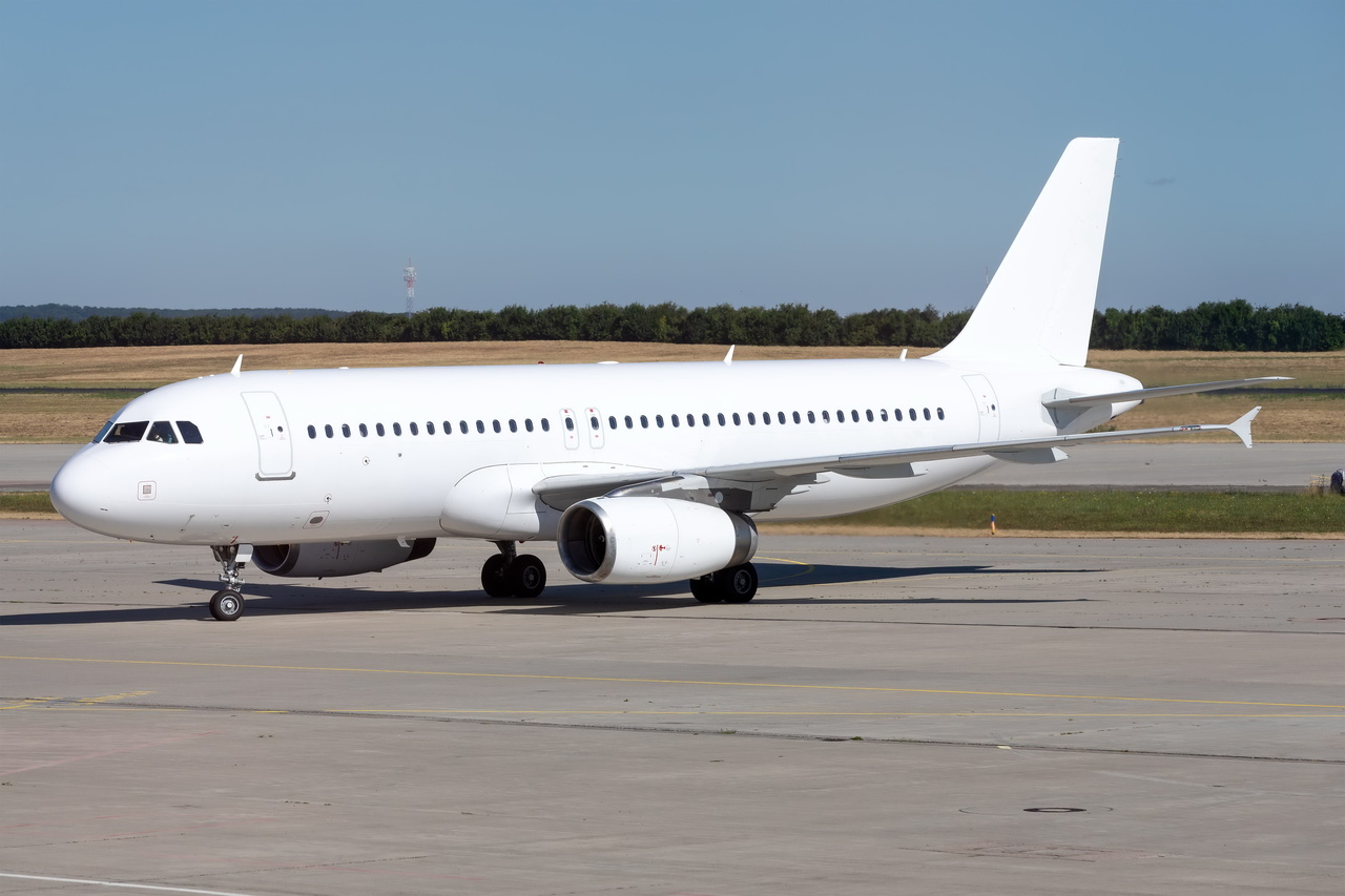 AvionX Fleet Airbus_A320-232_exterior3